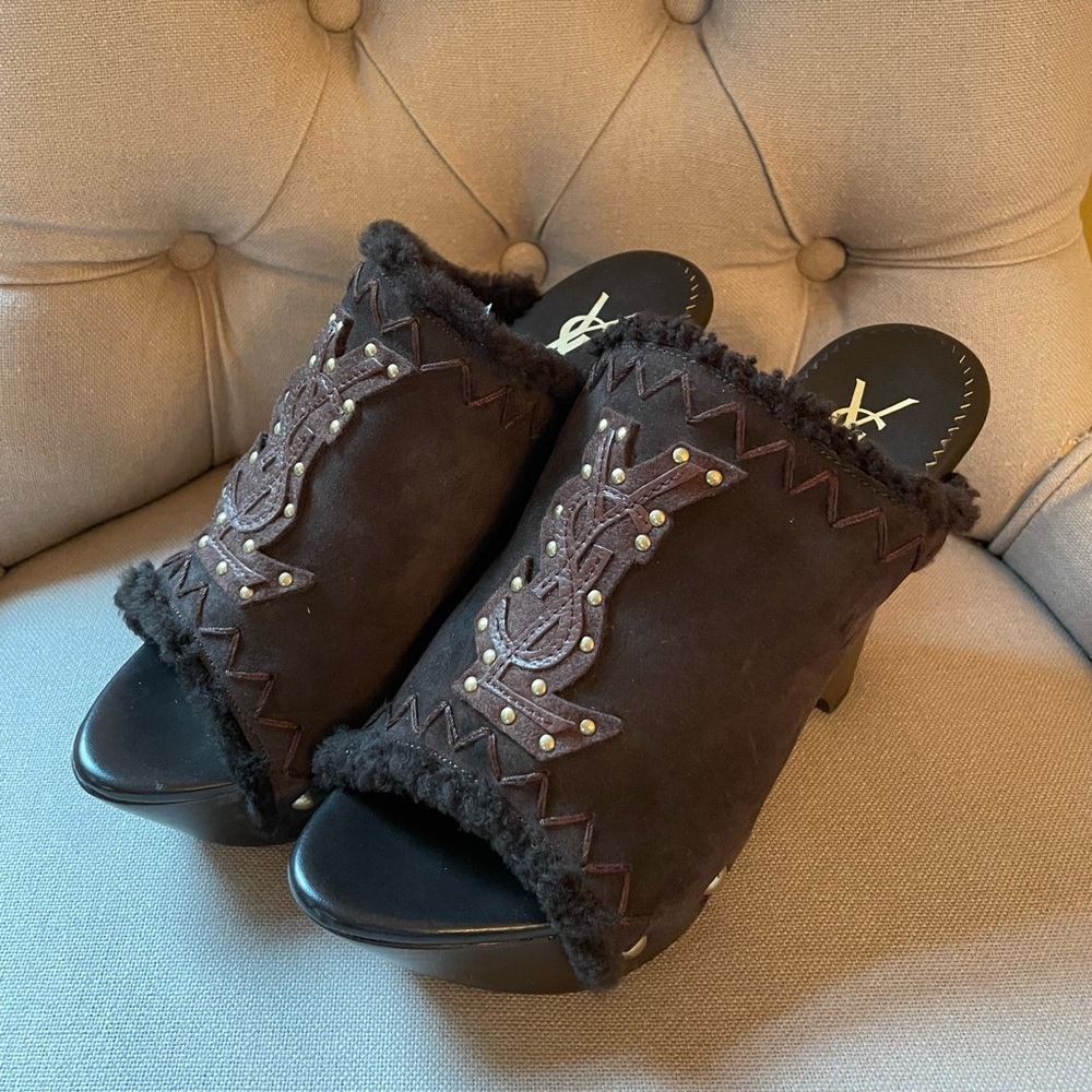 NWOT YVES SAINT LAURENT Logo Studded Suede Clogs